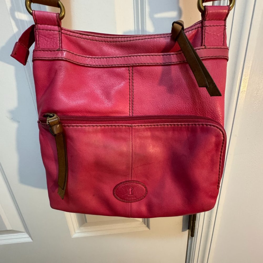 Fossil traveler pink magenta crossbody bag with brass hardware